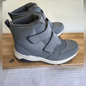 Unisex Arrow Hiker Winter Boots Gray - All in Motion - SIZE 5.